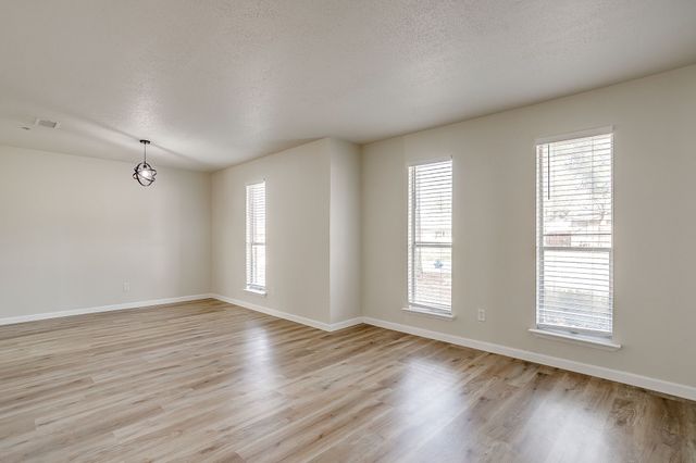 824 Sandpiper Drive, Denton, TX 76205