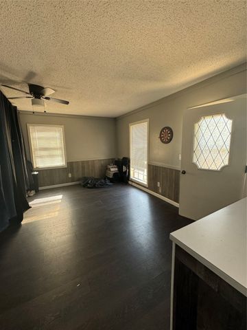 715 W Monterey Street, Denison, TX 75020