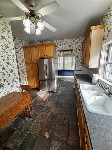 1123 W Main Street, Chanute, KS 66720