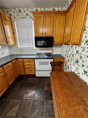 1123 W Main Street, Chanute, KS 66720