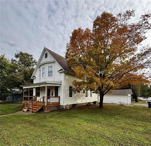 1123 W Main Street, Chanute, KS 66720