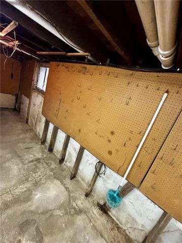 1123 W Main Street, Chanute, KS 66720