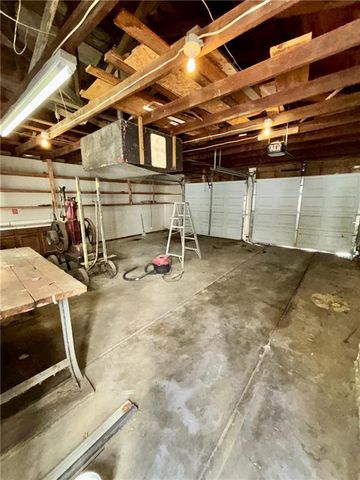 1123 W Main Street, Chanute, KS 66720