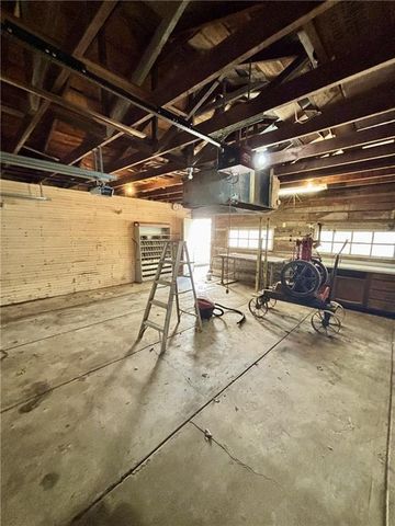 1123 W Main Street, Chanute, KS 66720