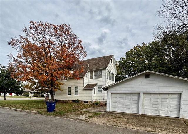 1123 W Main Street, Chanute, KS 66720