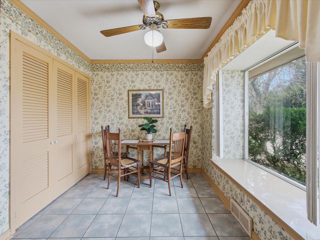 5 Chelsea Drive, Edgecliff Village, TX 76134