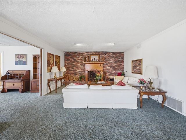 5 Chelsea Drive, Edgecliff Village, TX 76134