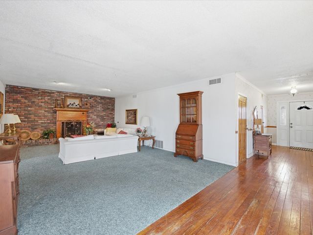 5 Chelsea Drive, Edgecliff Village, TX 76134