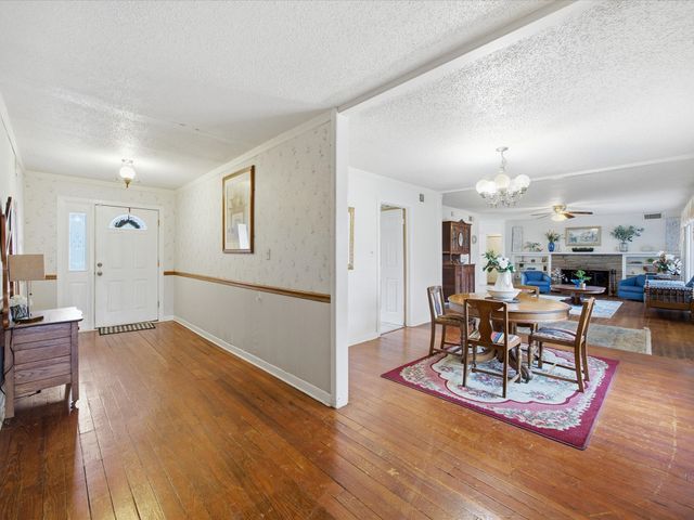 5 Chelsea Drive, Edgecliff Village, TX 76134