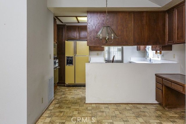 42427 61st Street, Lancaster, CA 93536