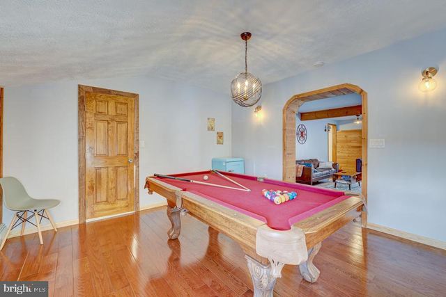 143 CATHLEEN DR, East Stroudsburg, PA 18302