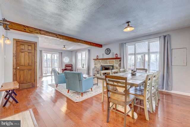143 CATHLEEN DR, East Stroudsburg, PA 18302