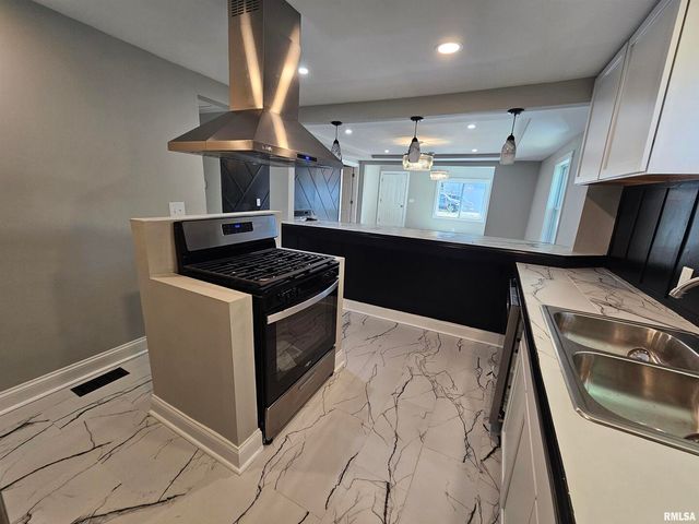 309 W 11TH Street, Metropolis, IL 62960