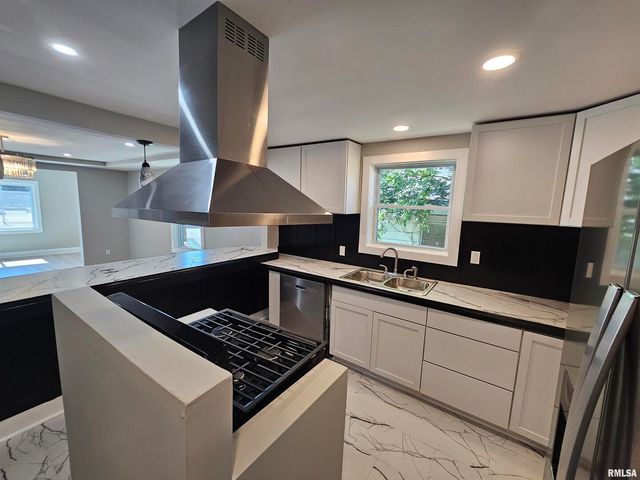 309 W 11TH Street, Metropolis, IL 62960