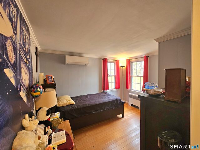 895 Vauxhall St Extension, Waterford, CT 06385