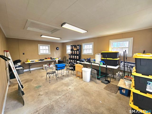 895 Vauxhall St Extension, Waterford, CT 06385