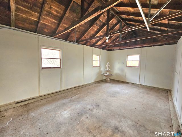 895 Vauxhall St Extension, Waterford, CT 06385