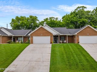 1032 Patriots Landing Drive, Dandridge, TN 37725