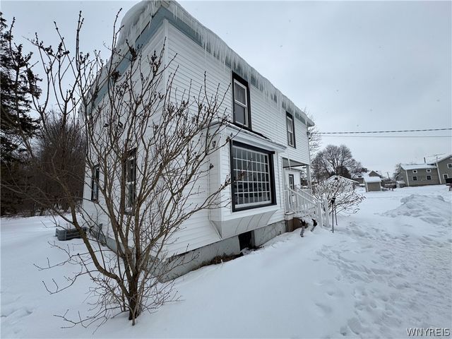 7124 Ridge Road, Newfane, NY 14094