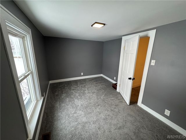 7124 Ridge Road, Newfane, NY 14094