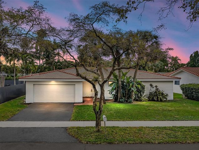 6360 Simmons St, Miami Lakes, FL 33014