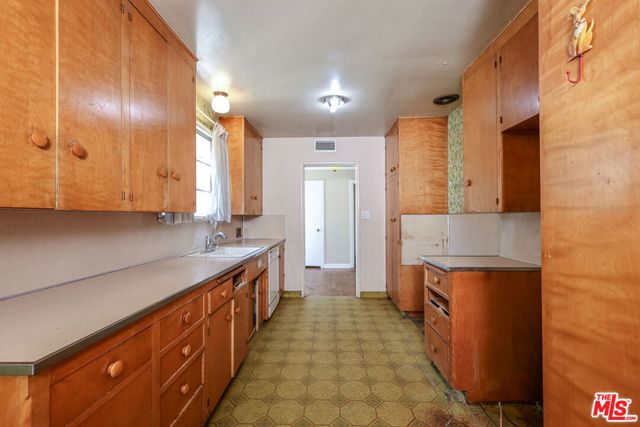 1613 San Gabriel Avenue, Glendale, CA 91208
