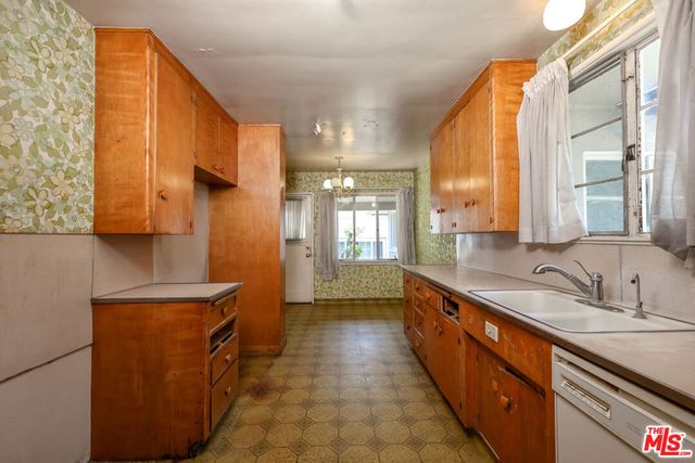 1613 San Gabriel Avenue, Glendale, CA 91208