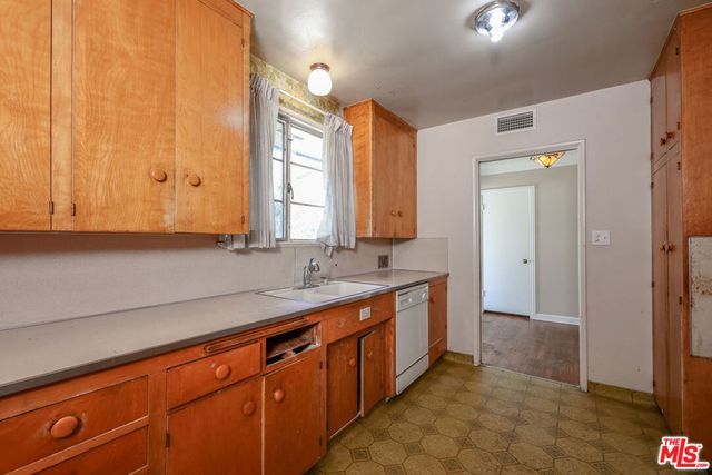 1613 San Gabriel Avenue, Glendale, CA 91208