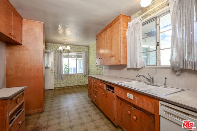 1613 San Gabriel Avenue, Glendale, CA 91208