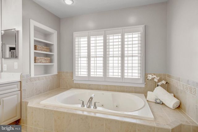 22248 VAL VARAITA DR, Ashburn, VA 20148