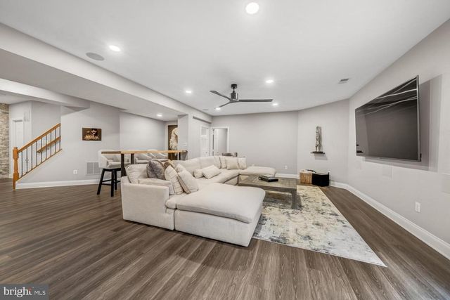 22248 VAL VARAITA DR, Ashburn, VA 20148