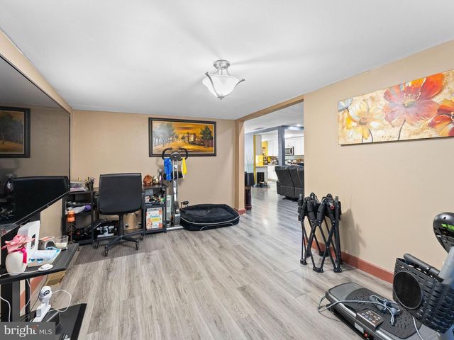 111 HOLYOKE AVE, Somerdale, NJ 08083