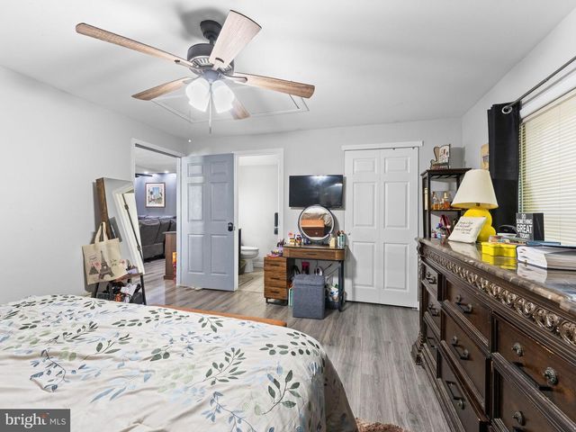 111 HOLYOKE AVE, Somerdale, NJ 08083