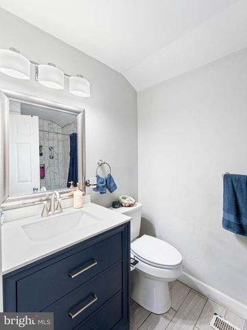 111 HOLYOKE AVE, Somerdale, NJ 08083
