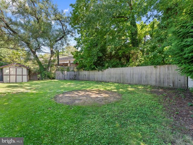 111 HOLYOKE AVE, Somerdale, NJ 08083
