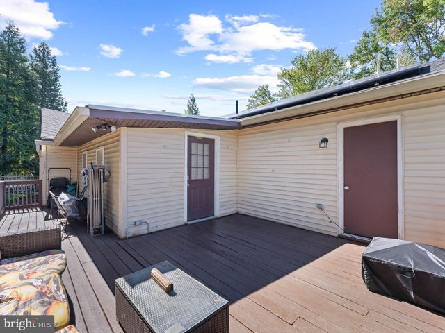 111 HOLYOKE AVE, Somerdale, NJ 08083
