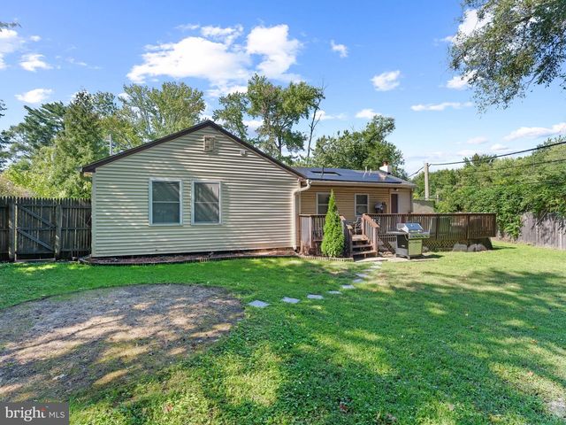 111 HOLYOKE AVE, Somerdale, NJ 08083