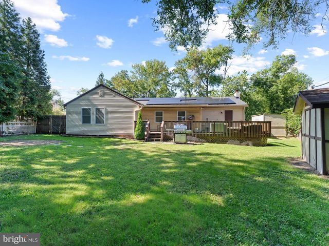 111 HOLYOKE AVE, Somerdale, NJ 08083