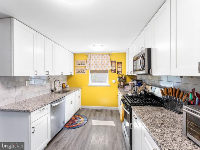 111 HOLYOKE AVE, Somerdale, NJ 08083