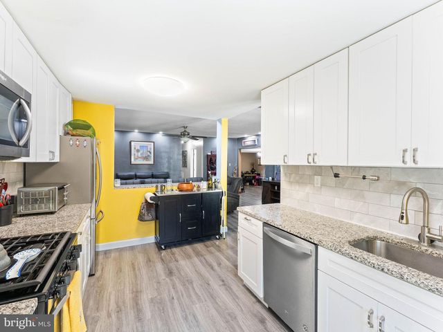 111 HOLYOKE AVE, Somerdale, NJ 08083