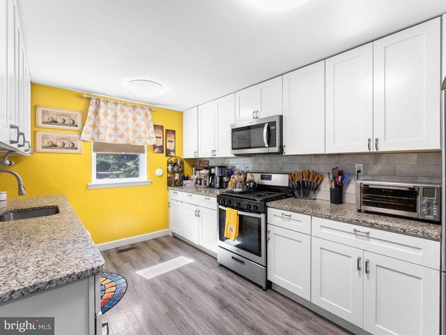 111 HOLYOKE AVE, Somerdale, NJ 08083