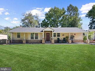111 HOLYOKE AVE, Somerdale, NJ 08083