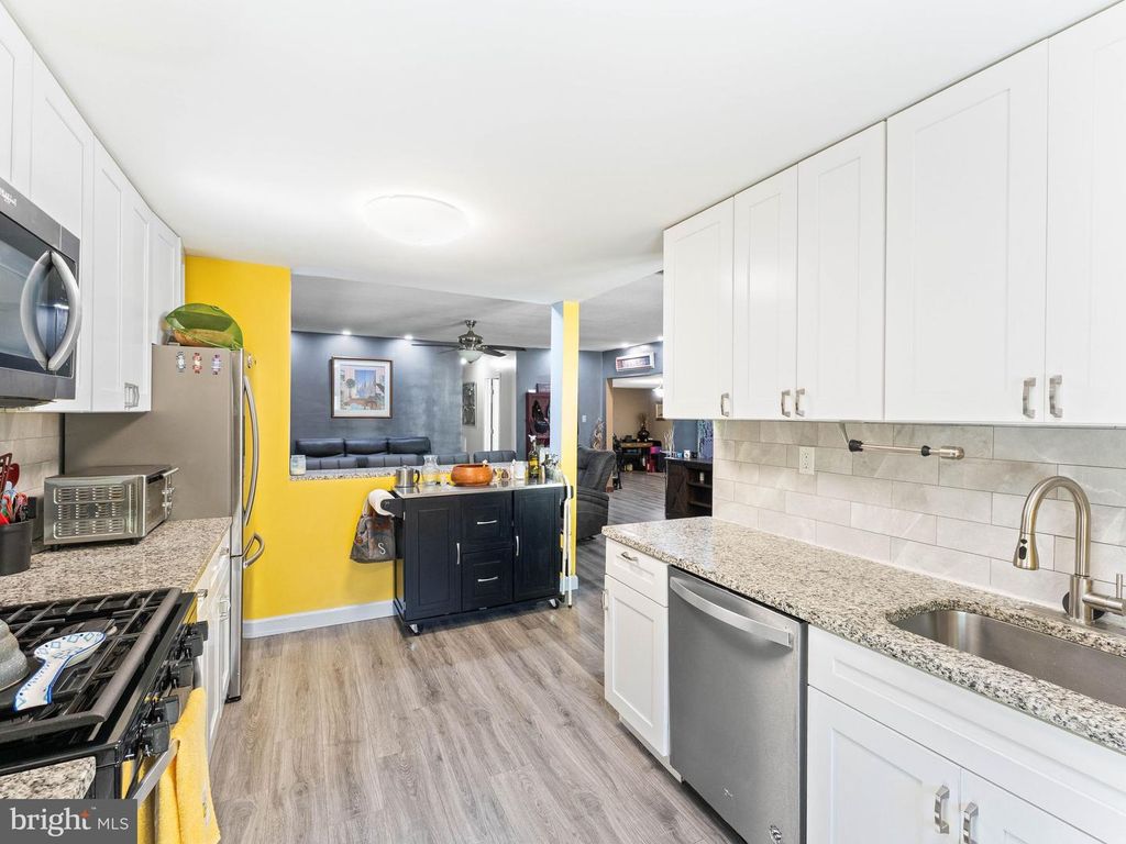 111 HOLYOKE AVE, SOMERDALE, NJ 08083 — photo 5