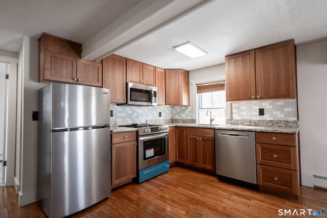 89 Hempstead Street, New London, CT 06320