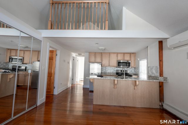89 Hempstead Street, New London, CT 06320