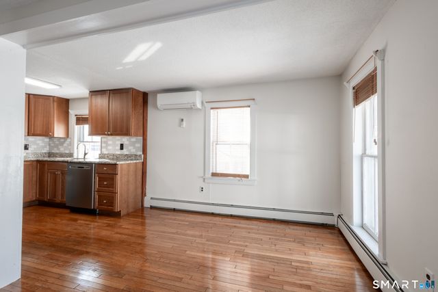 89 Hempstead Street, New London, CT 06320