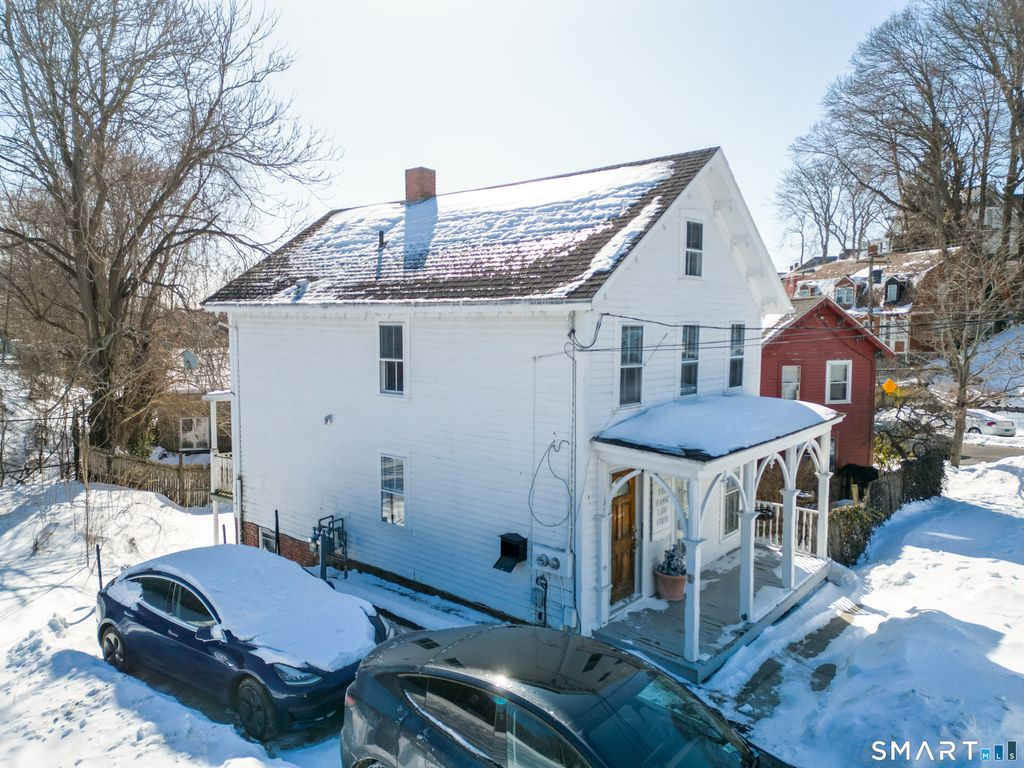 89 Hempstead Street, New London, CT 06320