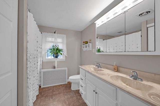 208 New Boston Rd, Sturbridge, MA 01566