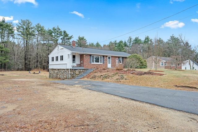 208 New Boston Rd, Sturbridge, MA 01566