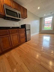 302 Newbury 10, Boston, MA 02115